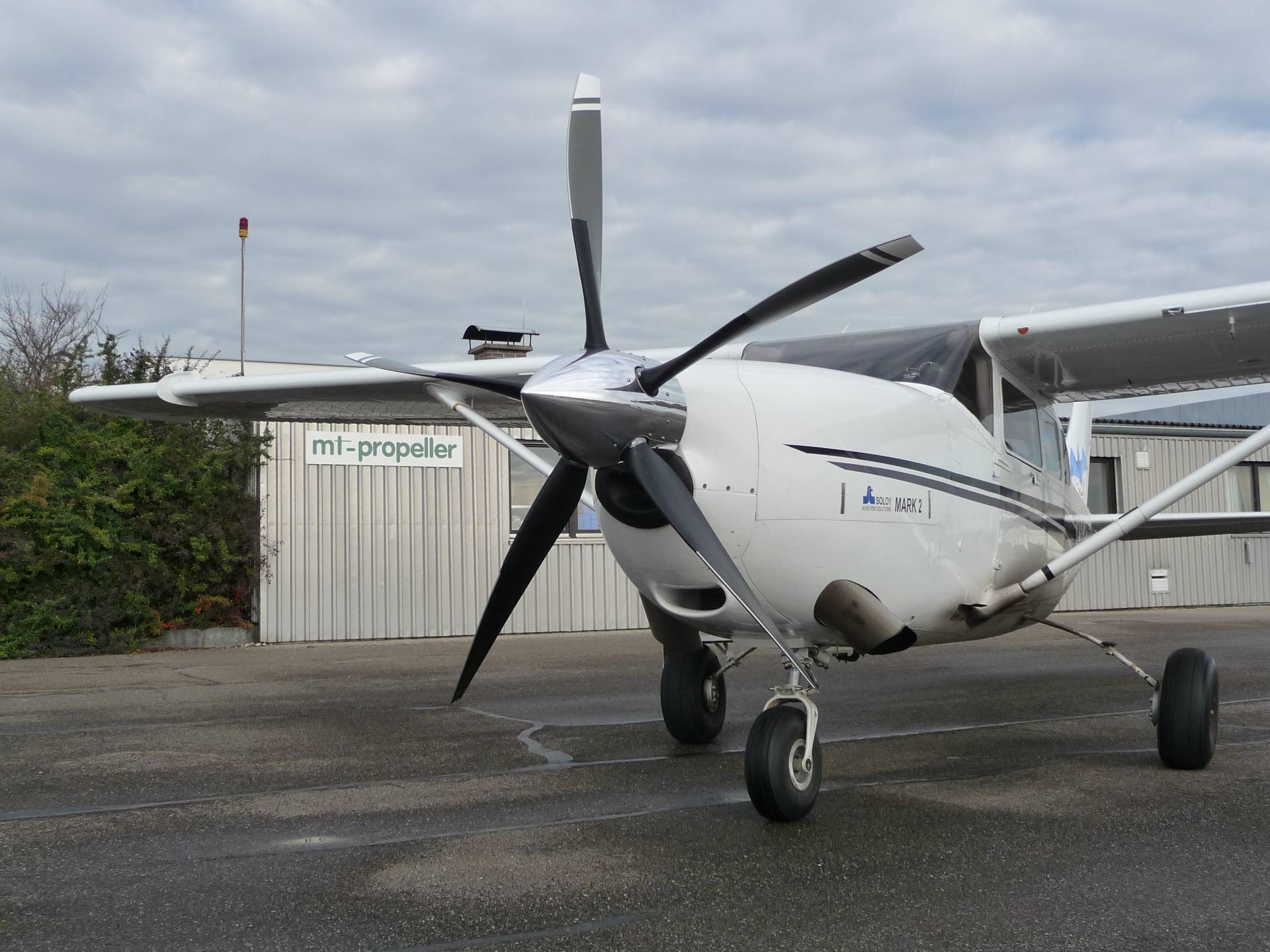 STC/stc_pic/cessna_206_m_2.jpg